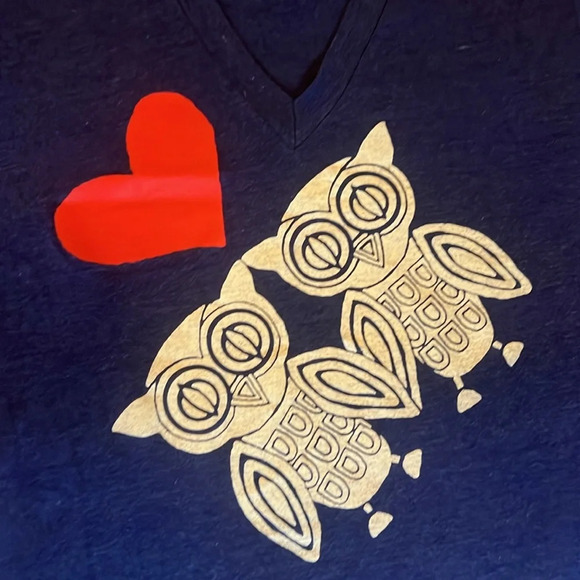 American Apparel graphic v-neck tee with owls - Picture 2 of 7